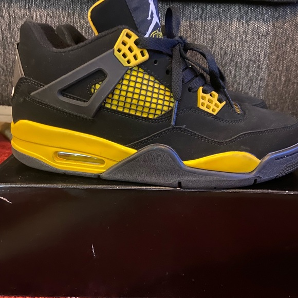 Yellow thunder Jordan 4 - Picture 3 of 5